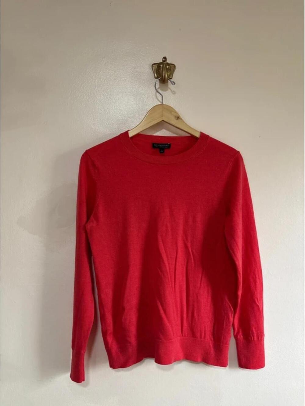 Banana Republic 100% Merino Wool Sweater Slight Flaw